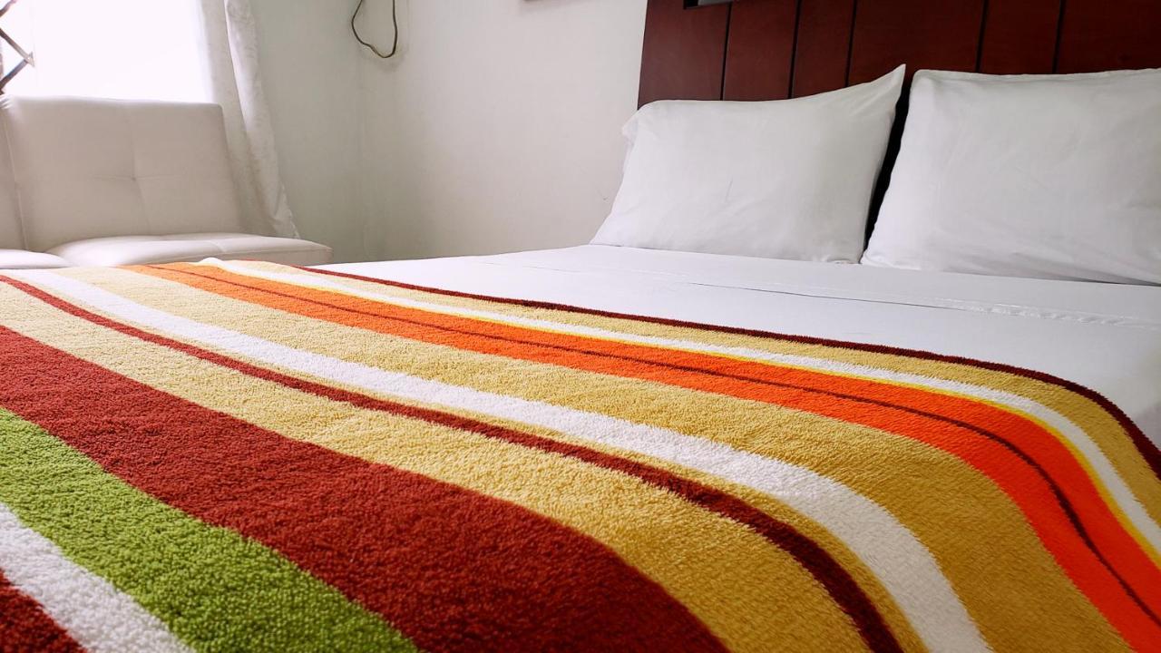 Hostal Coworking Cristales Кали Экстерьер фото