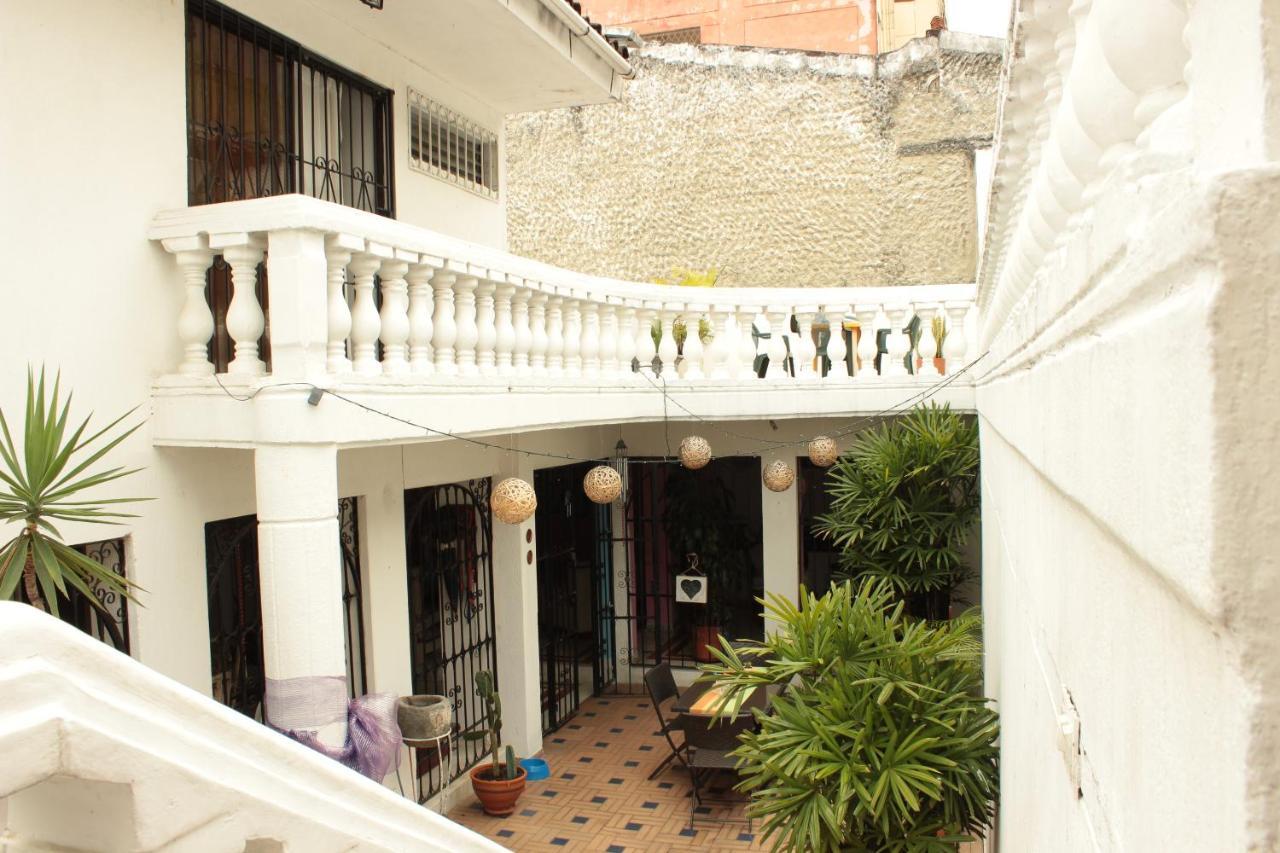 Hostal Coworking Cristales Кали Экстерьер фото