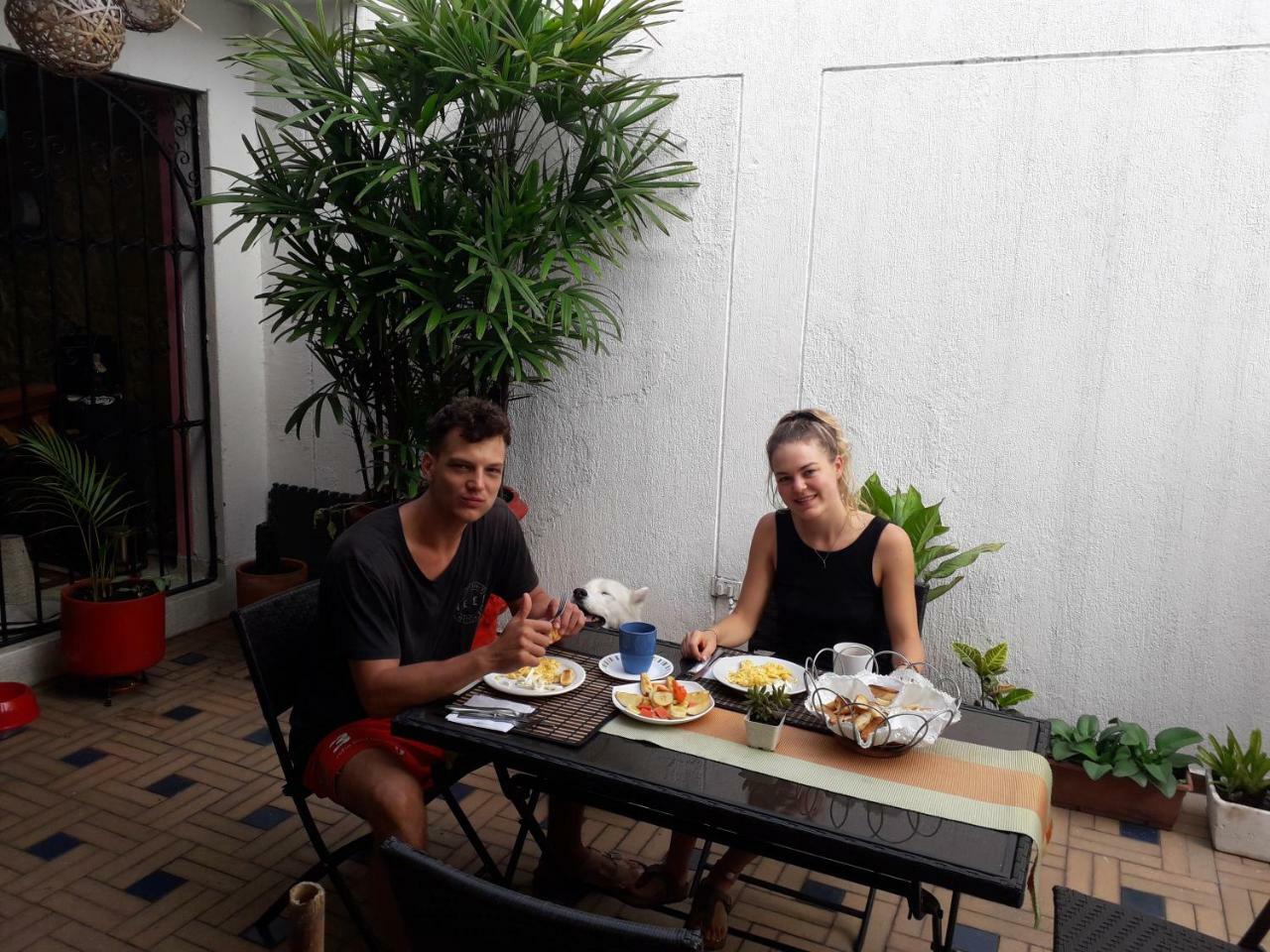 Hostal Coworking Cristales Кали Экстерьер фото